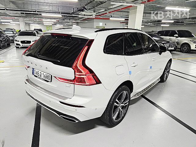 Volvo XC60 T8 R-Design 9