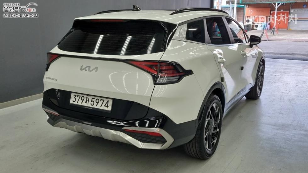 2022 - kia sportage