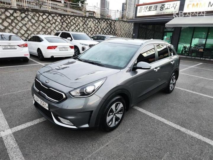 Kia Niro 1.6 Prestige 2