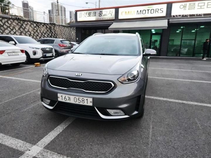Kia Niro 1.6 Prestige 4