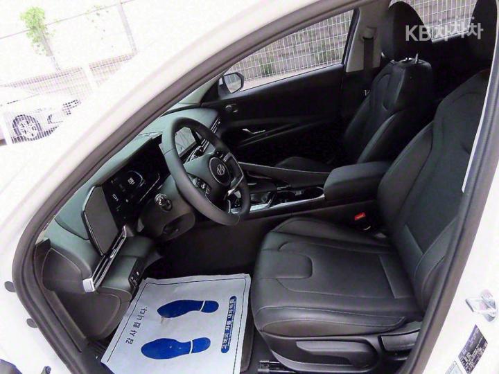 Hyundai Avante CN7 1.6 Gasoline Modern 6