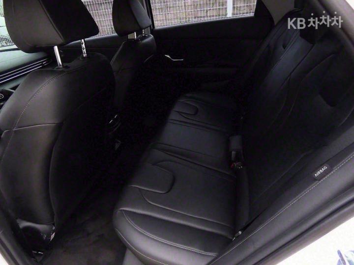 Hyundai Avante CN7 1.6 Gasoline Modern 7