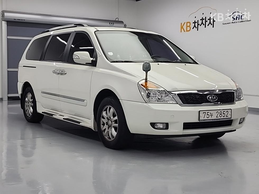 2011 - kia carnival
