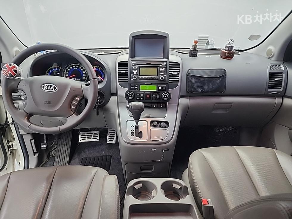 2011 - kia carnival
