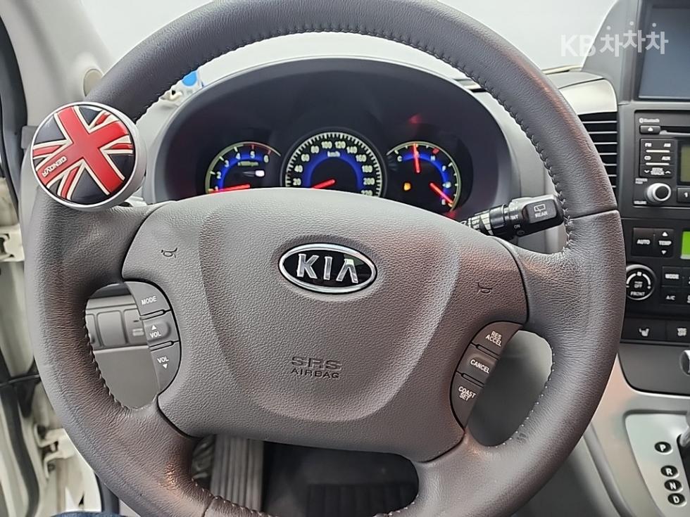2011 - kia carnival