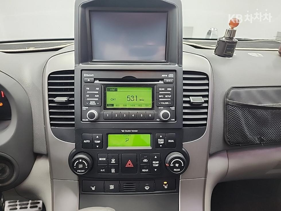 2011 - kia carnival