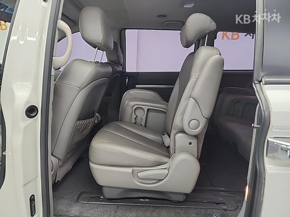 2011 - kia carnival