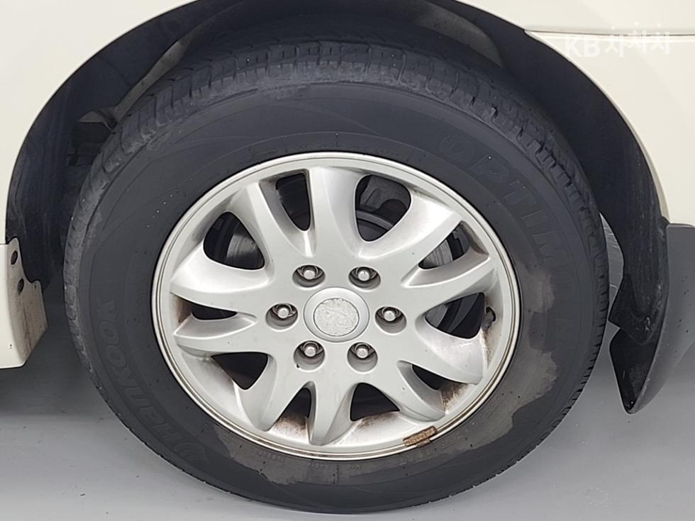 2011 - kia carnival