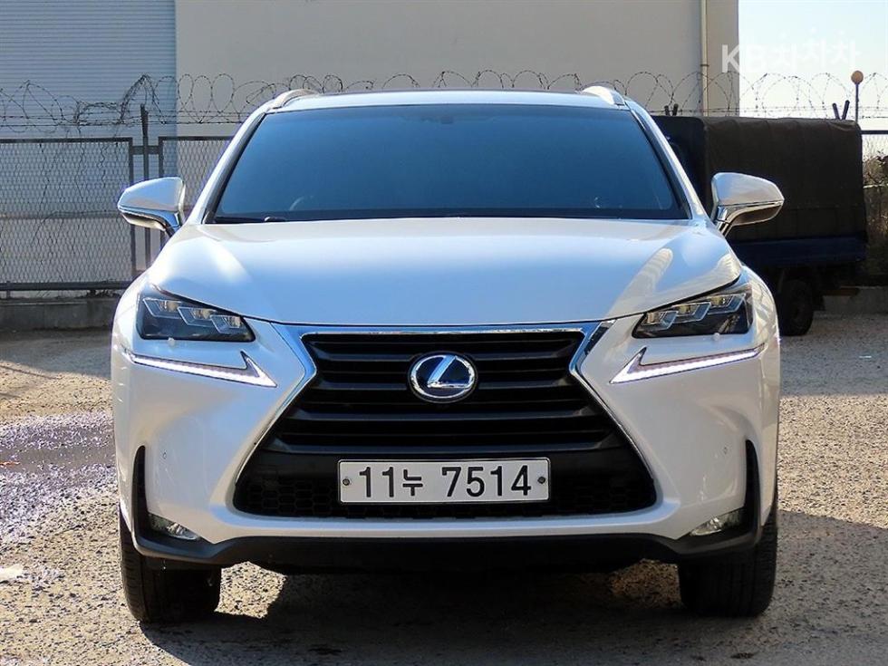Lexus NX