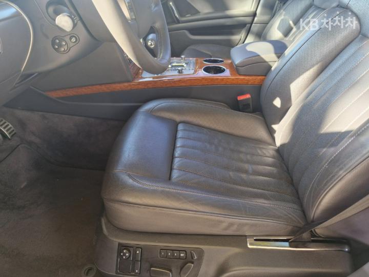 Volkswagen Phaeton 3.0 TDI NWB 9