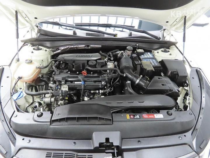 Kia K5 1.6 Gasoline Turbo Noblesse 9