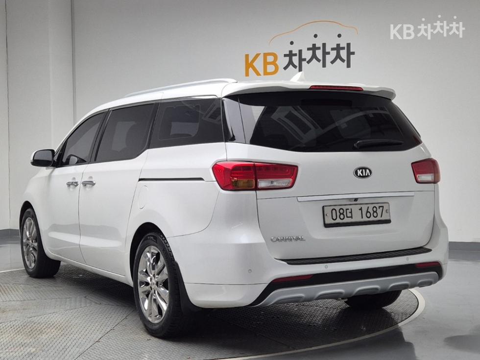 2018 - kia carnival