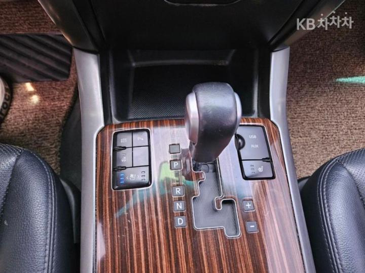 Kia Mohave 2WD Noblesse 10