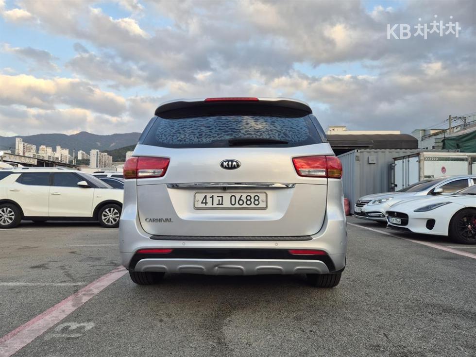 2017 - kia carnival