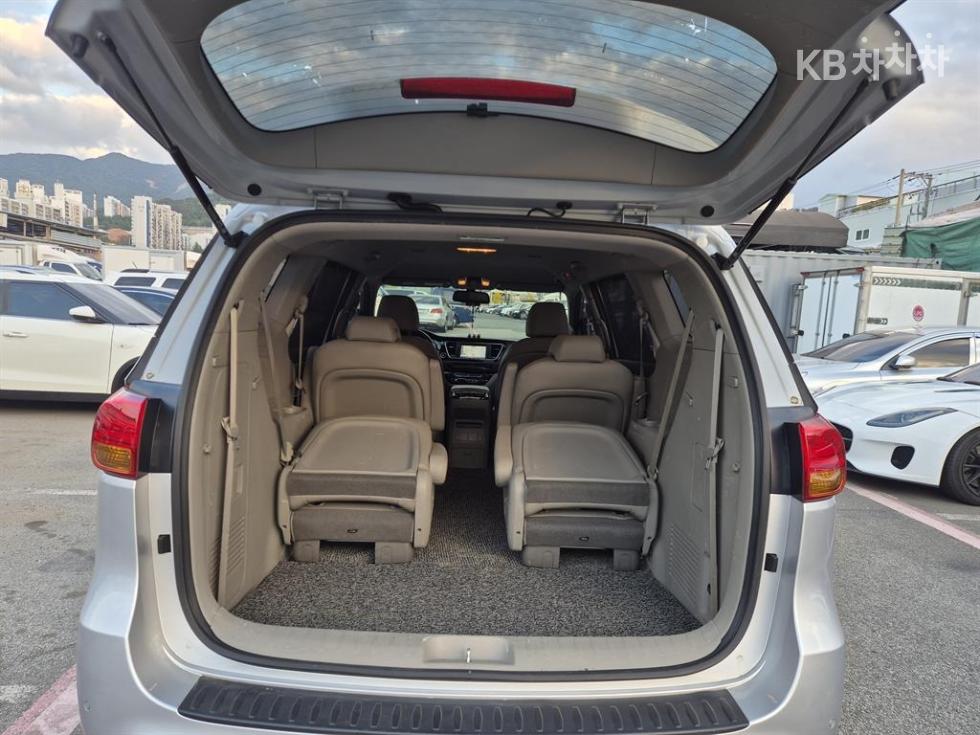 2017 - kia carnival