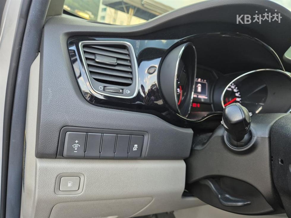 2017 - kia carnival