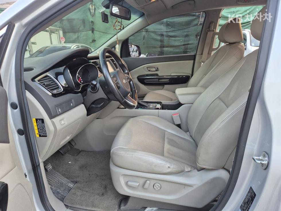 2017 - kia carnival