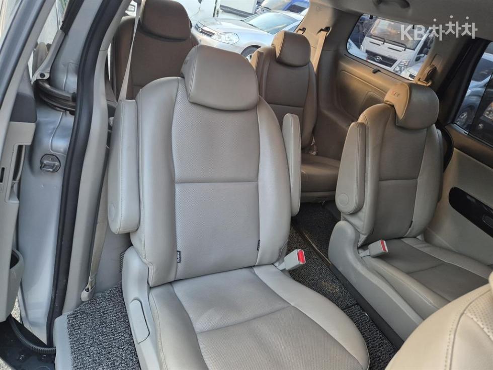 2017 - kia carnival
