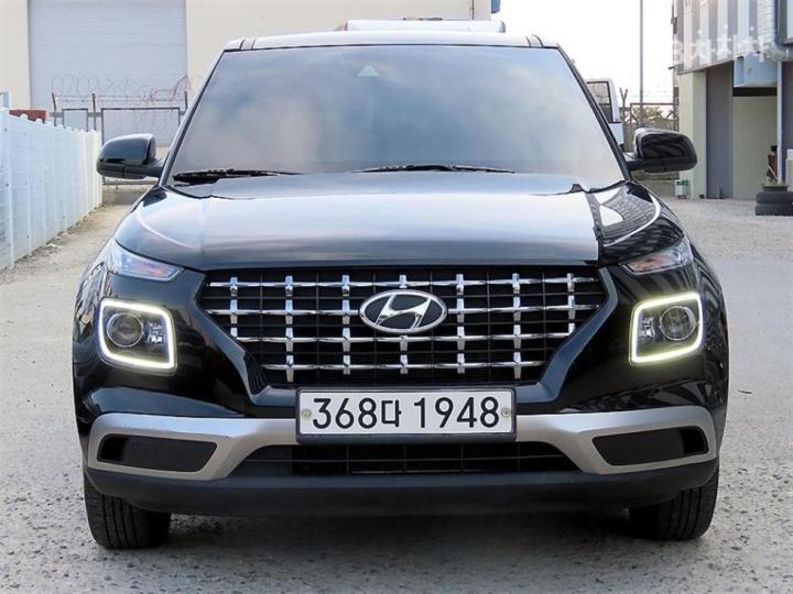 Hyundai Venue Gasoline 1.6 Smart
