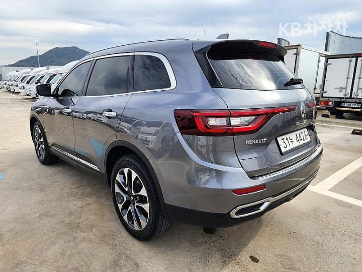 Renault QM6 2.0 2WD RE Signature 5