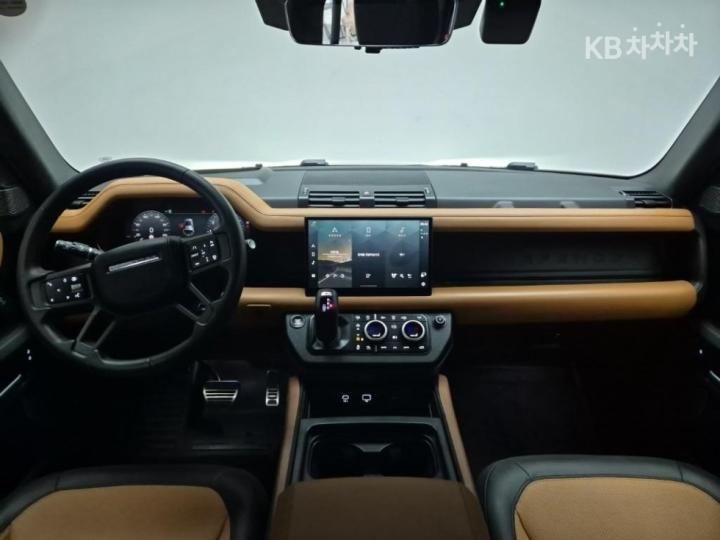 Land Rover Defender L663 110 P400 X 8