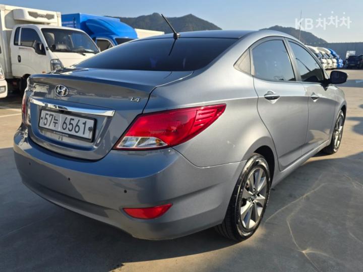 Hyundai Accent New 1.4 VVT Modern 6