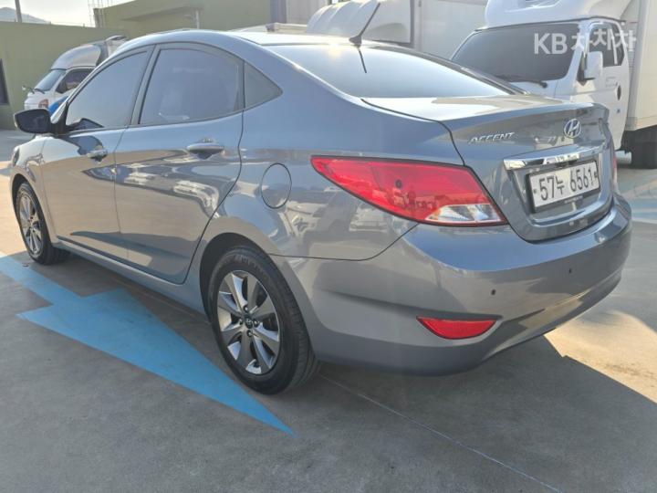 Hyundai Accent New 1.4 VVT Modern 8