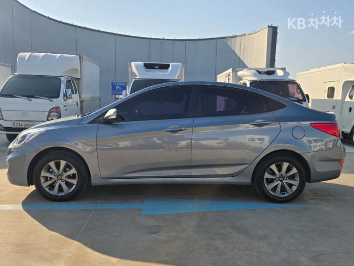 Hyundai Accent New 1.4 VVT Modern 4