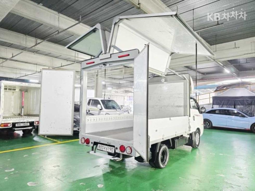 2022 - kia bongo iii