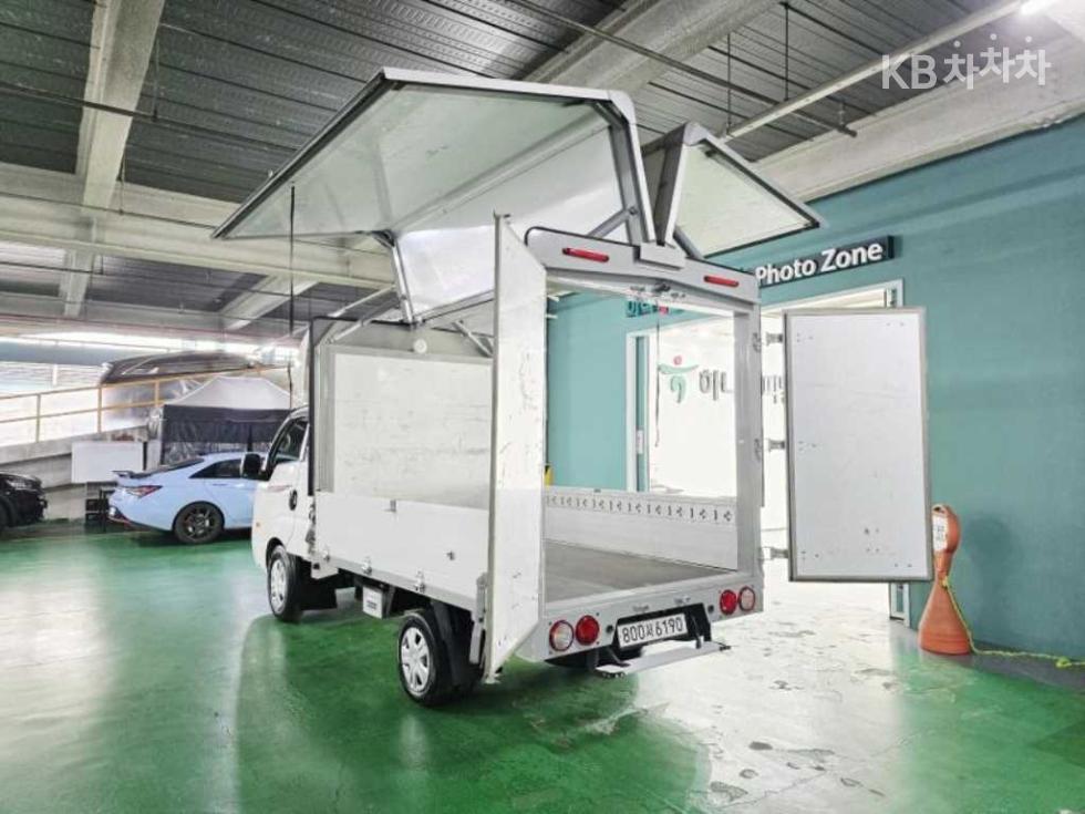 2022 - kia bongo iii