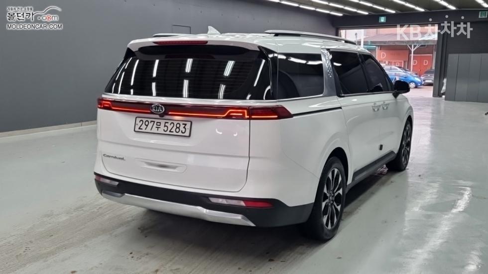 2021 - kia carnival