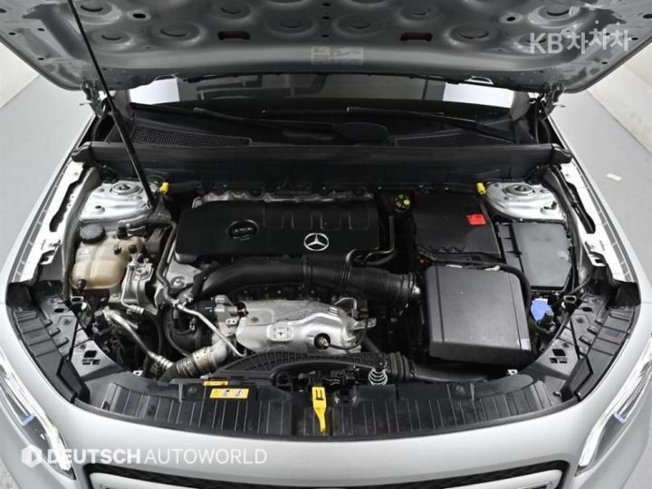 Mercedes-Benz GLB-Class X247 GLB220 7