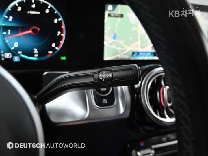 Mercedes-Benz GLB-Class X247 GLB220 10