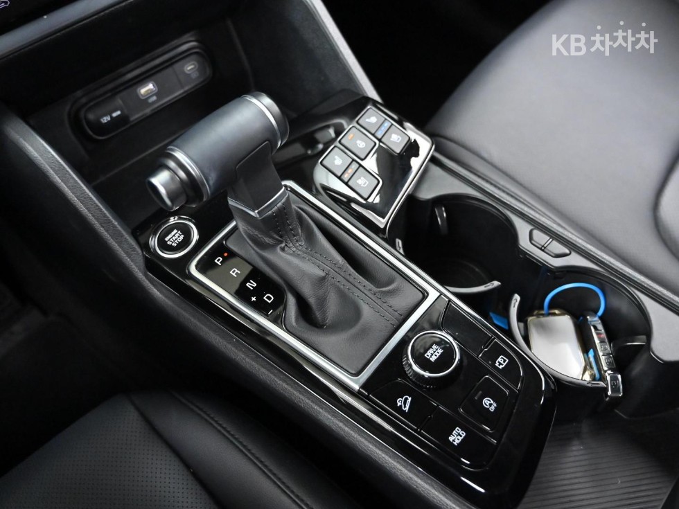 2023 - kia sportage