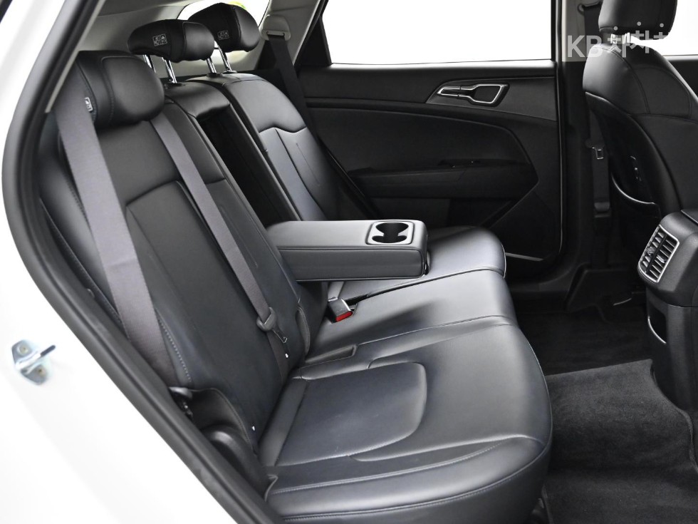2023 - kia sportage