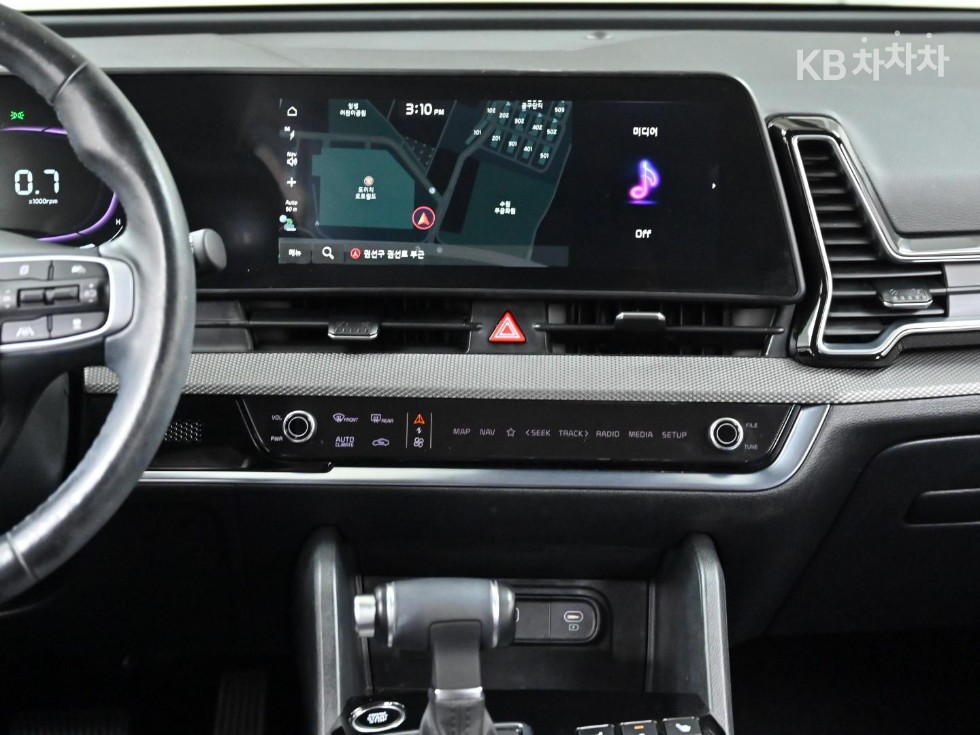 2023 - kia sportage