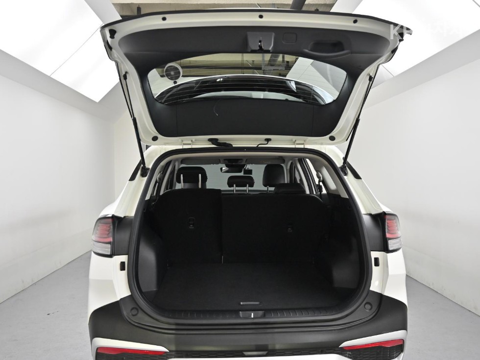 2023 - kia sportage