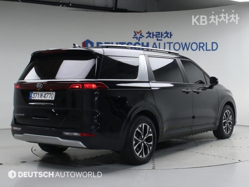 2021 - kia carnival