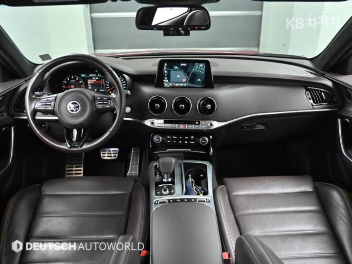 Kia Stinger 2.0 Turbo 2WD Platinum 8