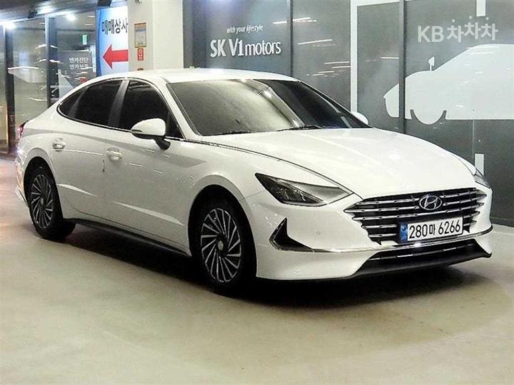 Hyundai Sonata 2.0 Hybrid Premium Plus - фото 1