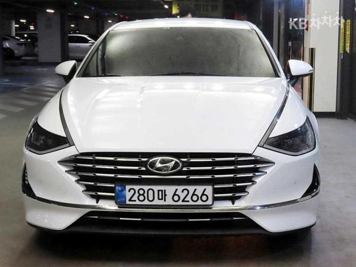 Hyundai Sonata 2.0 Hybrid Premium Plus - фото 2