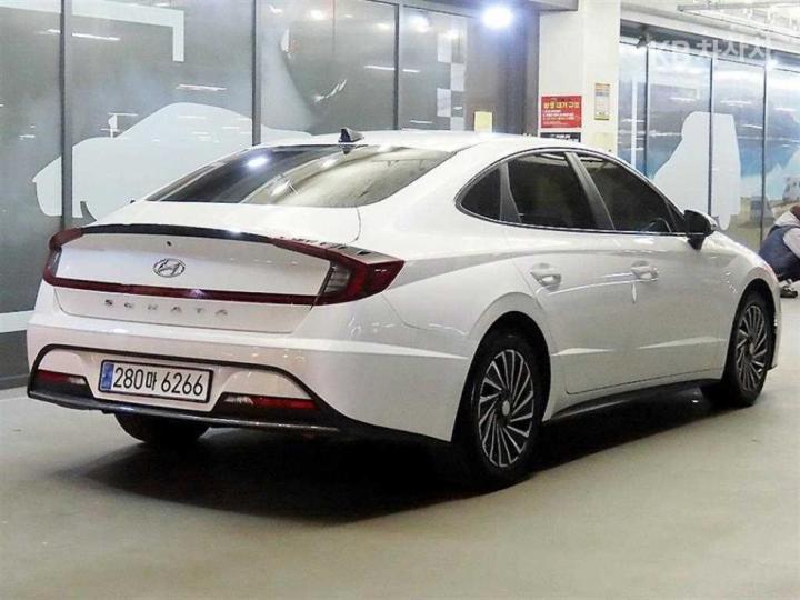 Hyundai Sonata 2.0 Hybrid Premium Plus - фото 4