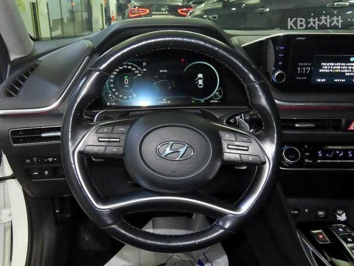 Hyundai Sonata 2.0 Hybrid Premium Plus - фото 8