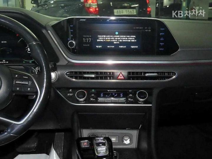 Hyundai Sonata 2.0 Hybrid Premium Plus - фото 11