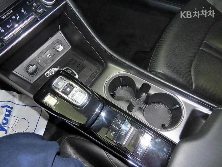 Hyundai Sonata 2.0 Hybrid Premium Plus - фото 12