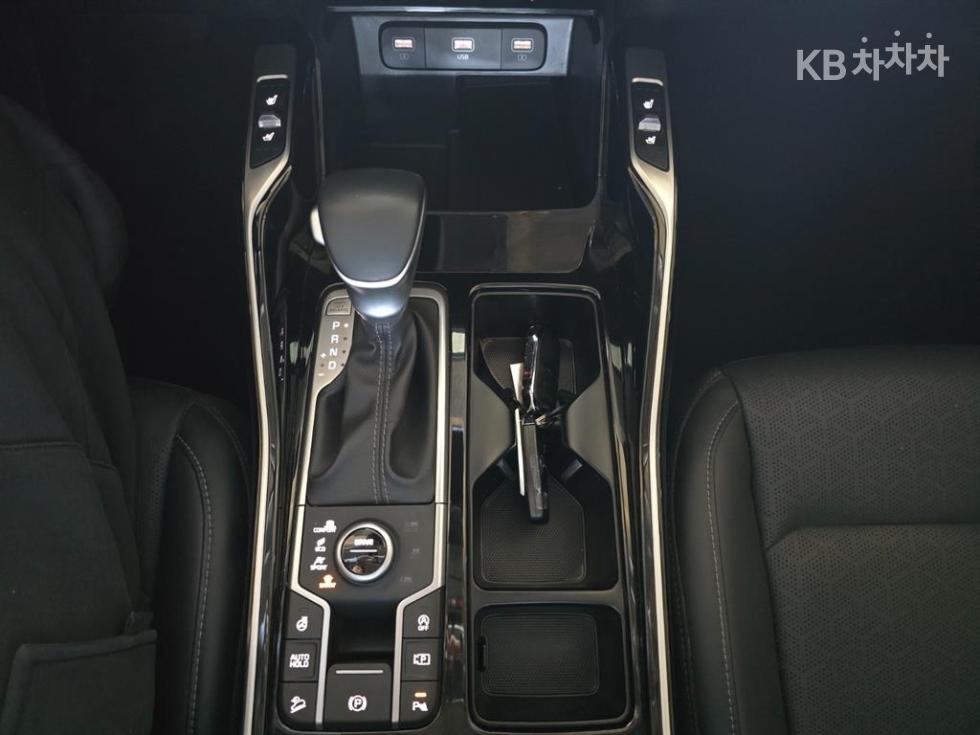 2023 - kia sorento