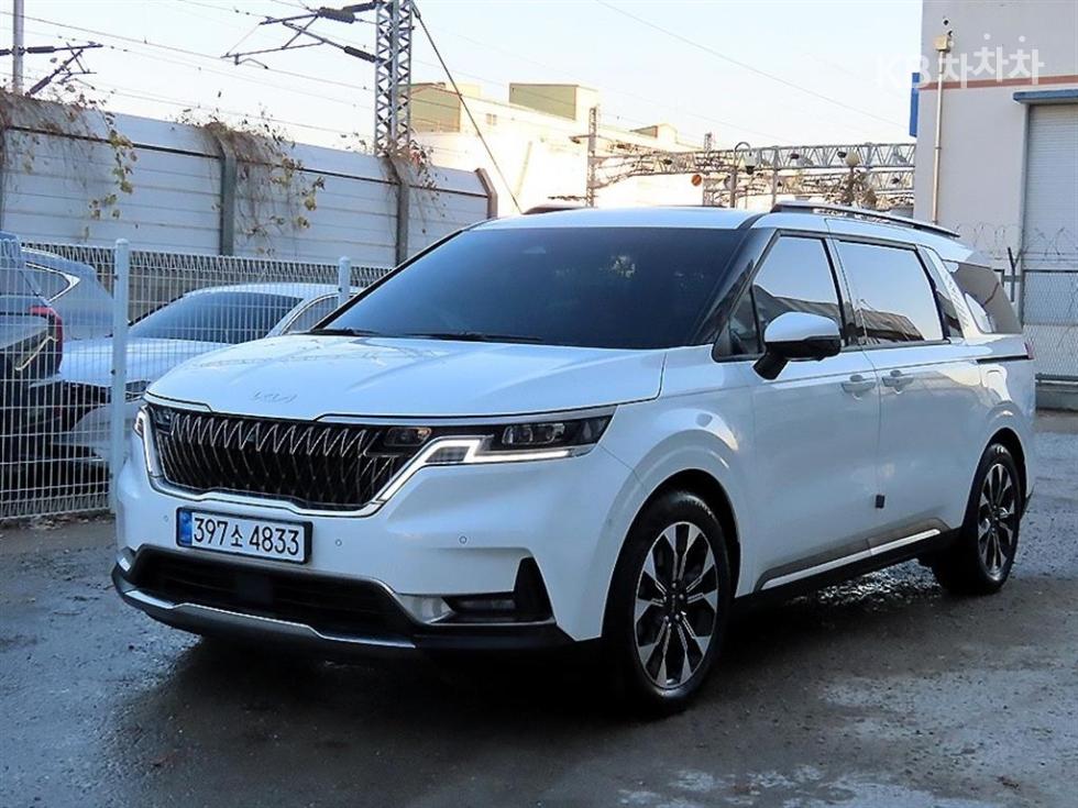 2023 - kia carnival