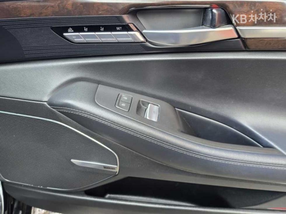 2018 - genesis eq900
