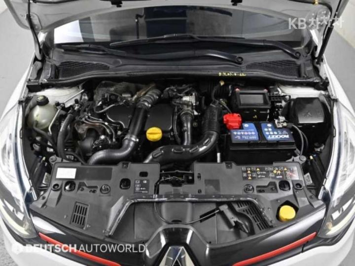 Renault Clio 1.5dci Intense 7