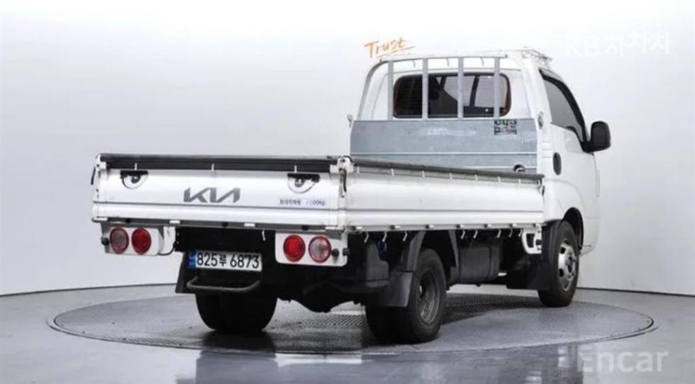 2022 - kia bongo iii